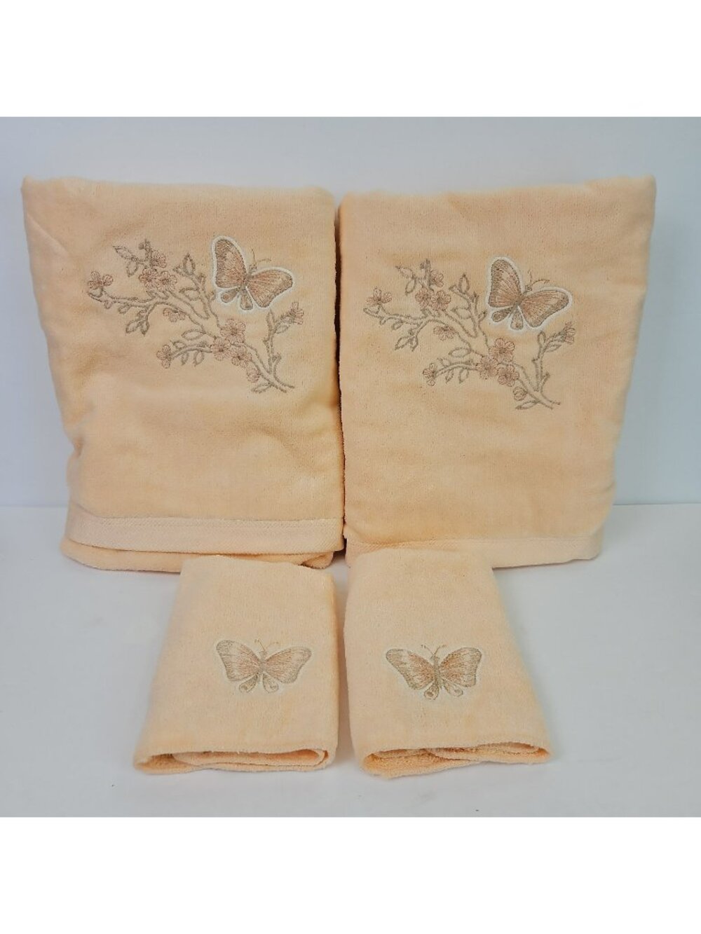 Vintage NTW Set USA Towels 2 Full Size 2 Washcloths Pink Butterfly Embroidered